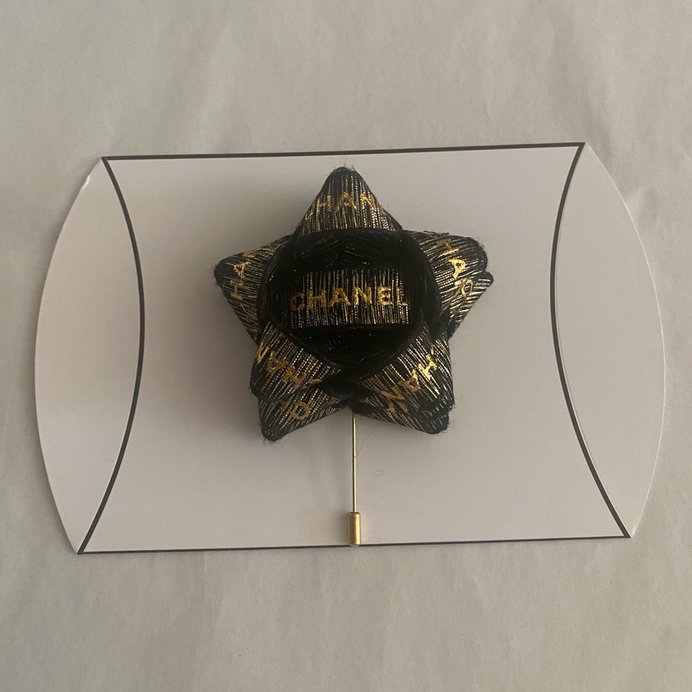 Ribbon Holiday Bow Brooch/Hat pin